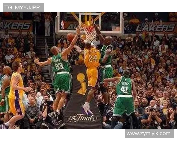 科比对决尼克斯的经典时刻与篮球传奇的交锋回顾